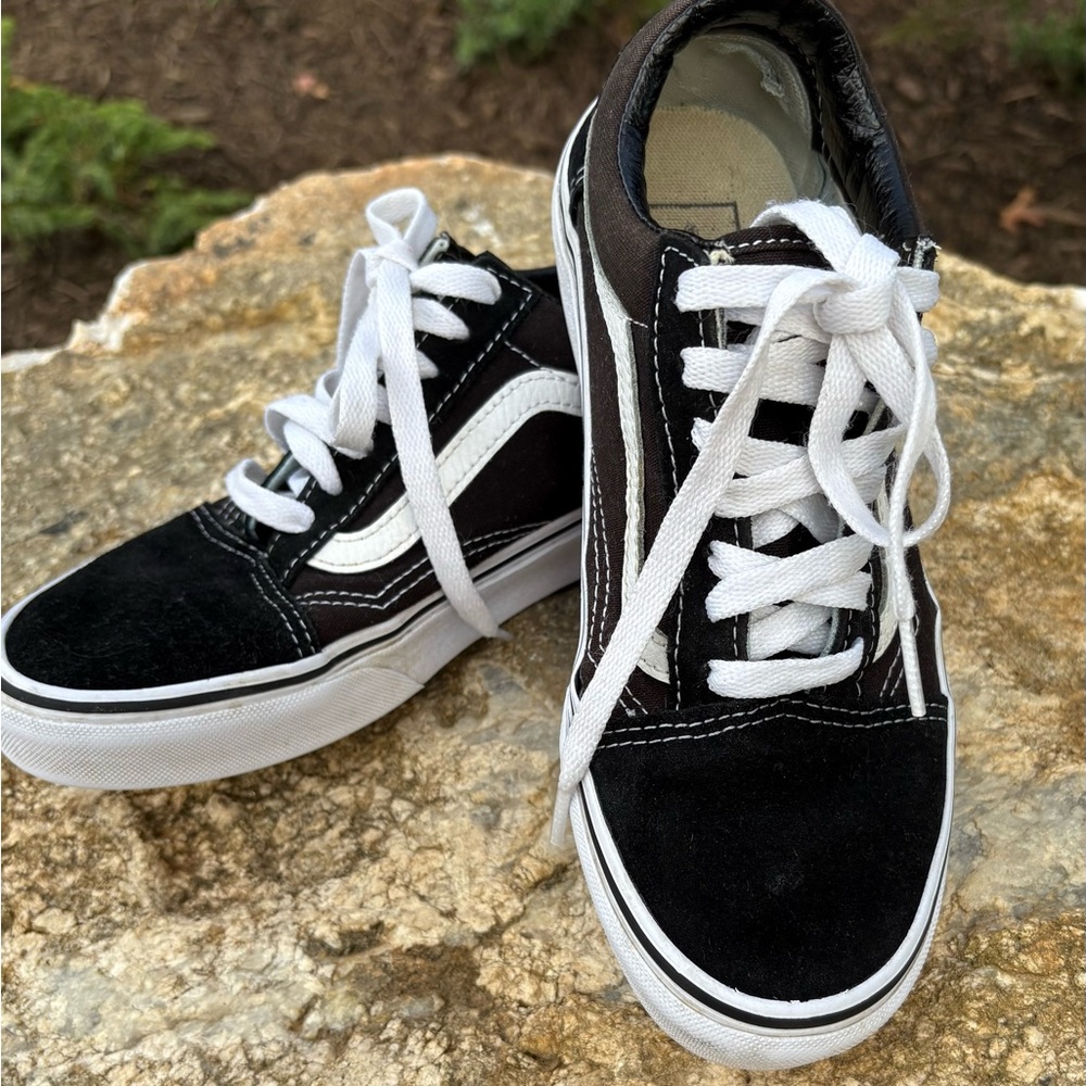 Vans Women’s Black and White Sneakers
